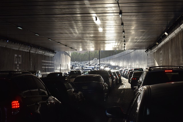 Wie Müssen Sie sich bei einem Stau im Tunnel verhalten